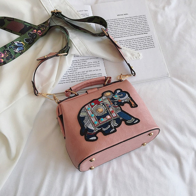 Petit sac à main vintage brodé éléphant rose